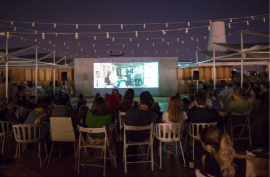 Peinture projecteur smart pro utilise pour un home cinema exterieur